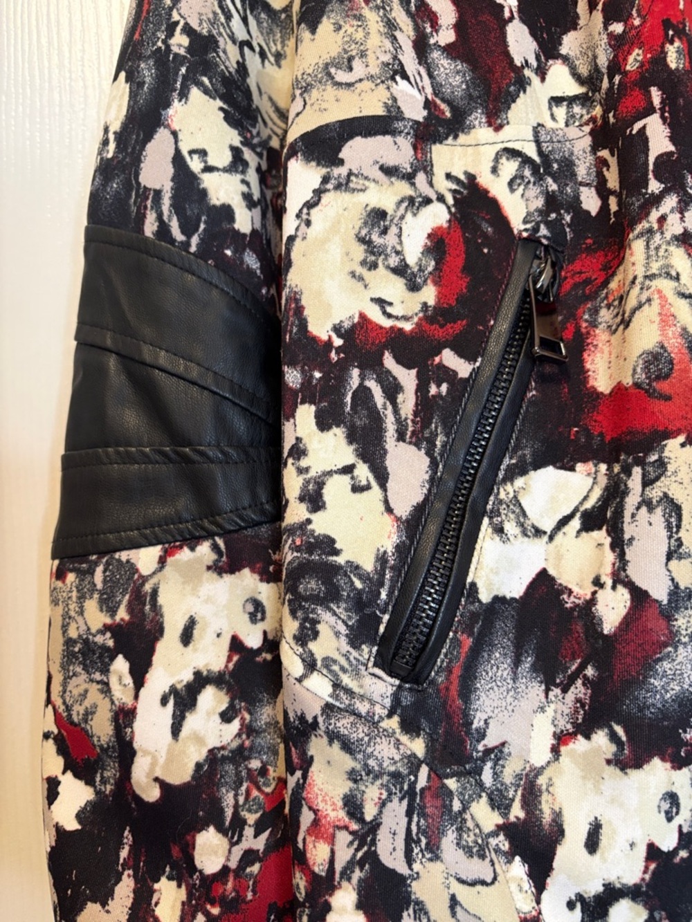 Modamix Red Black Cream Abstract Floral-Print Moto Jacket - Picture 4 of 8